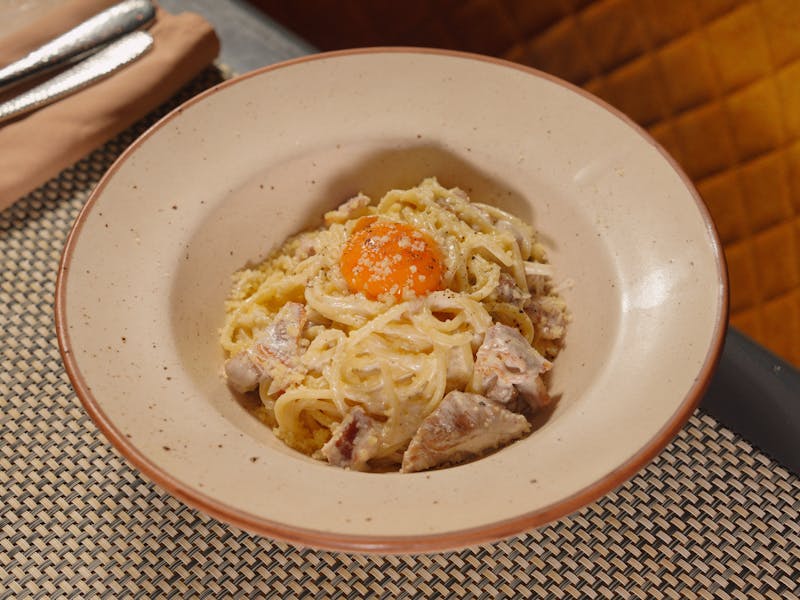 Spaghetti Carbonara - classic carbonara at pizza luce